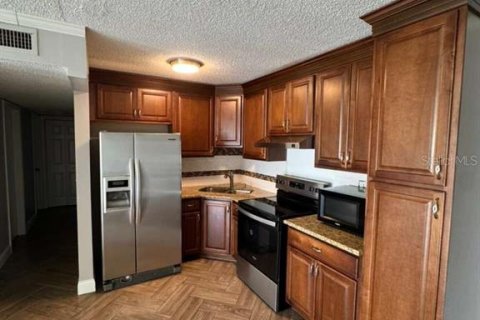 Copropriété à vendre à Orlando, Floride: 2 chambres, 83.15 m2 № 2204487 - photo 2