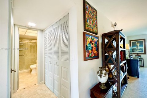 Купить кондоминиум в Санрайз, Флорида 2 спальни, 112.69м2, № 2002902 - фото 16