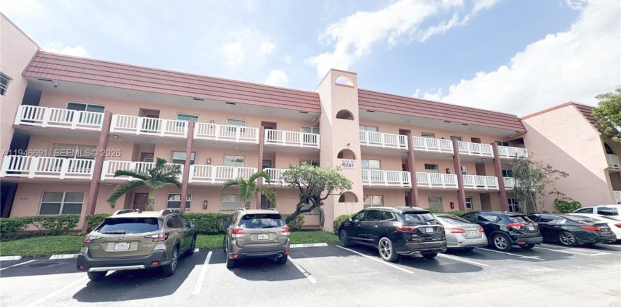 Кондоминиум с 2 спальнями в Санрайз, Флорида № 2002902