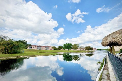 Купить кондоминиум в Санрайз, Флорида 2 спальни, 112.69м2, № 2002902 - фото 24