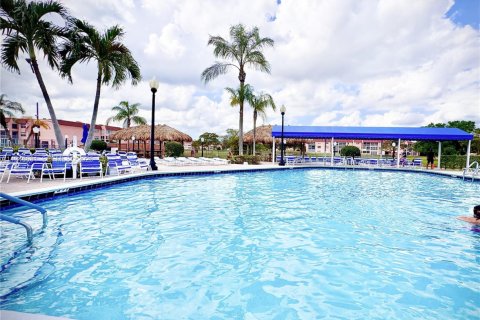 Купить кондоминиум в Санрайз, Флорида 2 спальни, 112.69м2, № 2002902 - фото 22