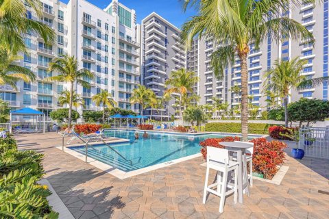 Condo in West Palm Beach, Florida, 1 bedroom № 2077711 - photo 18