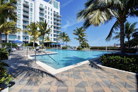 Condo in West Palm Beach, Florida, 1 bedroom № 2077711 - photo 8