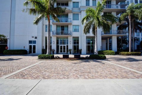 Condo in West Palm Beach, Florida, 1 bedroom № 2077711 - photo 11