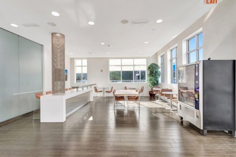 Condo in West Palm Beach, Florida, 1 bedroom № 2077711 - photo 27