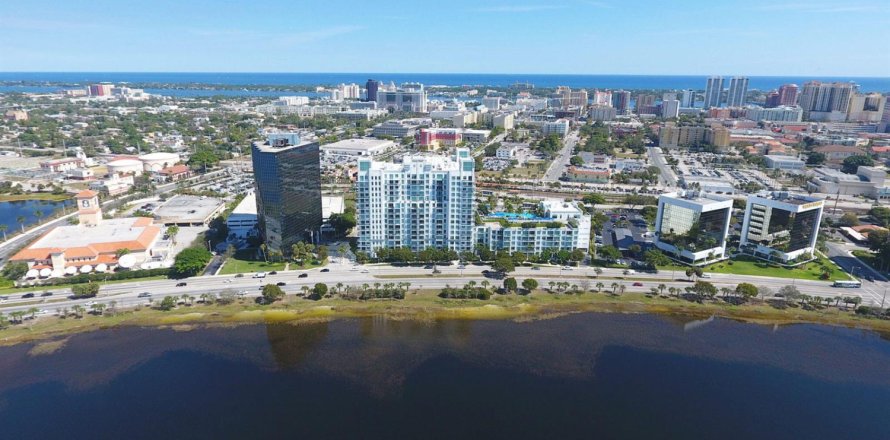Condo in West Palm Beach, Florida, 1 bedroom № 2077711