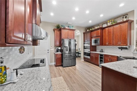 House in Lakeland, Florida 4 bedrooms, 342.34 sq.m. № 1913369 - photo 20