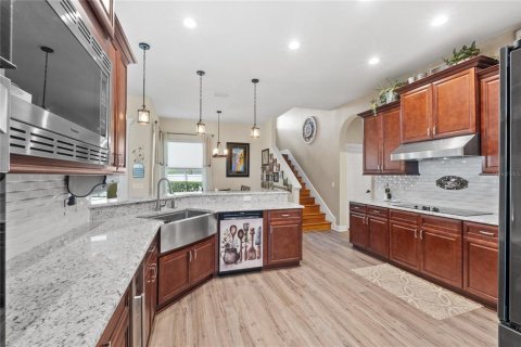 House in Lakeland, Florida 4 bedrooms, 342.34 sq.m. № 1913369 - photo 16