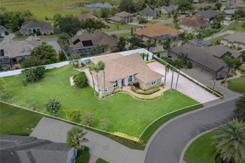 House in Lakeland, Florida 4 bedrooms, 342.34 sq.m. № 1913369 - photo 2