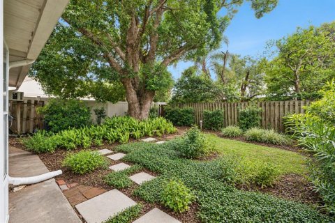 Duplex in Orlando, Florida 2 bedrooms, 150.87 sq.m. № 2383322 - photo 10