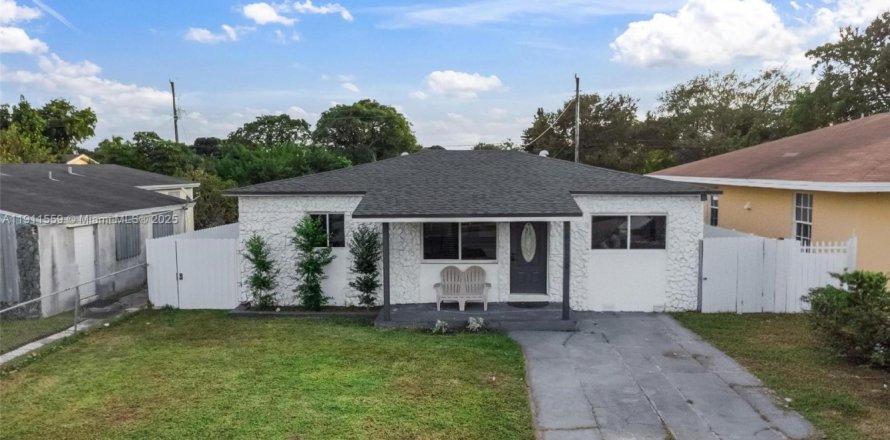 Дом в Вест-Парк, Флорида 3 спальни, 128.95м2 № 1968389