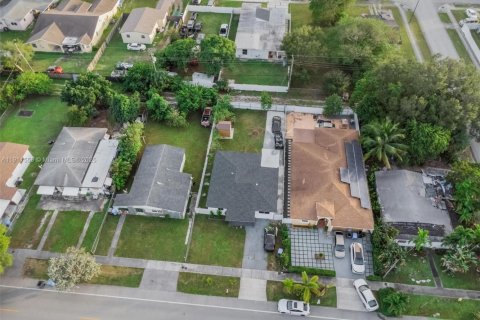 Купить виллу или дом в Вест-Парк, Флорида 3 спальни, 128.95м2, № 1968389 - фото 4