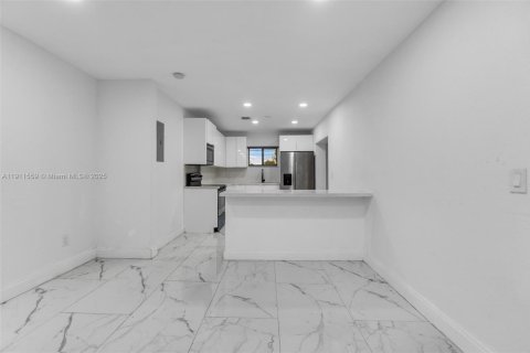 Купить виллу или дом в Вест-Парк, Флорида 3 спальни, 128.95м2, № 1968389 - фото 5