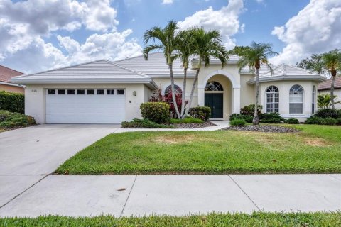 House in Sarasota, Florida 4 bedrooms, 217.95 sq.m. № 1661921 - photo 2