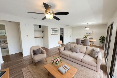 Condo in Winter Springs, Florida, 3 bedrooms  № 2114577 - photo 3