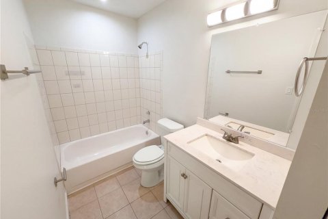 Condo in Winter Springs, Florida, 3 bedrooms  № 2114577 - photo 18
