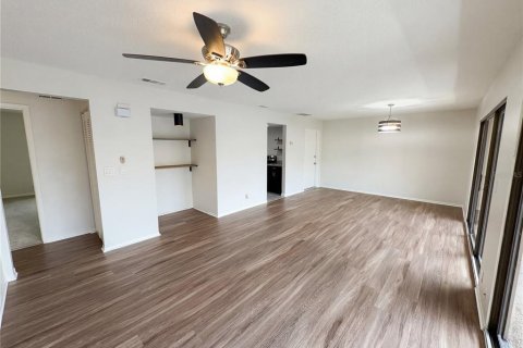 Condo in Winter Springs, Florida, 3 bedrooms  № 2114577 - photo 4