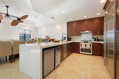 Снять в аренду виллу или дом в Хомстед, Флорида 4 спальни, 361.02м2, № 1926514 - фото 14