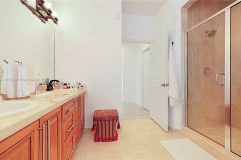 Снять в аренду виллу или дом в Хомстед, Флорида 4 спальни, 361.02м2, № 1926514 - фото 24