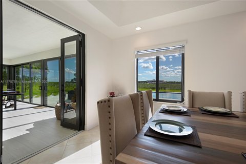 Снять в аренду виллу или дом в Хомстед, Флорида 4 спальни, 361.02м2, № 1926514 - фото 10