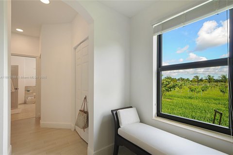 Снять в аренду виллу или дом в Хомстед, Флорида 4 спальни, 361.02м2, № 1926514 - фото 22