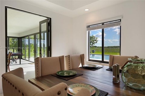 Снять в аренду виллу или дом в Хомстед, Флорида 4 спальни, 361.02м2, № 1926514 - фото 11