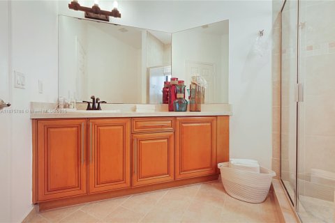 Снять в аренду виллу или дом в Хомстед, Флорида 4 спальни, 361.02м2, № 1926514 - фото 29