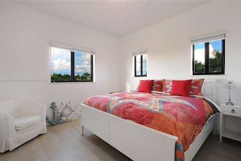 Снять в аренду виллу или дом в Хомстед, Флорида 4 спальни, 361.02м2, № 1926514 - фото 26