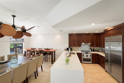 Снять в аренду виллу или дом в Хомстед, Флорида 4 спальни, 361.02м2, № 1926514 - фото 17