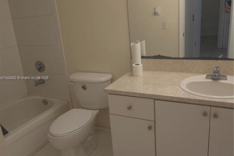 Apartamento en alquiler en Miami, Florida, 3 dormitorios, 112.23 m2 № 1957466 - foto 28