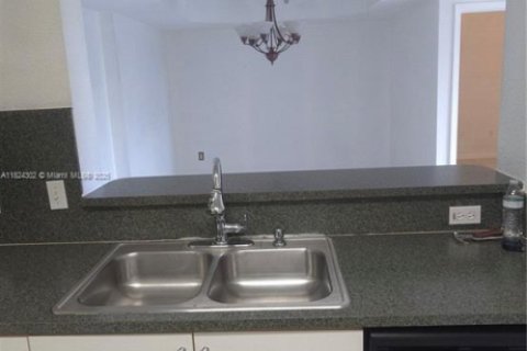 Apartamento en alquiler en Miami, Florida, 3 dormitorios, 112.23 m2 № 1957466 - foto 22