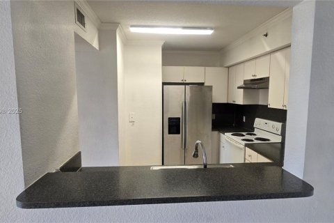 Apartamento en alquiler en Miami, Florida, 3 dormitorios, 112.23 m2 № 1957466 - foto 7