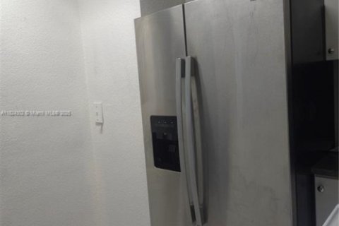 Apartamento en alquiler en Miami, Florida, 3 dormitorios, 112.23 m2 № 1957466 - foto 17