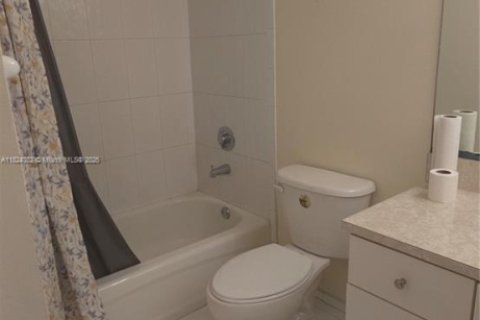 Apartamento en alquiler en Miami, Florida, 3 dormitorios, 112.23 m2 № 1957466 - foto 29