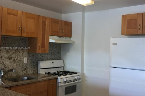 Снять в аренду кондоминиум в Майами, Флорида 1 спальня, 78.04м2, № 2004712 - фото 4