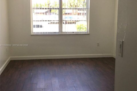 Снять в аренду кондоминиум в Майами, Флорида 1 спальня, 78.04м2, № 2004712 - фото 5