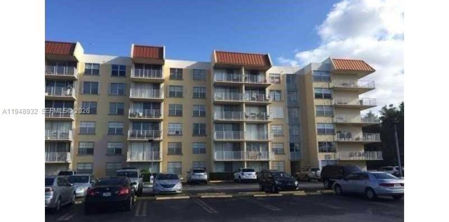 Кондоминиум с 1 спальней в Майами, Флорида № 2004712