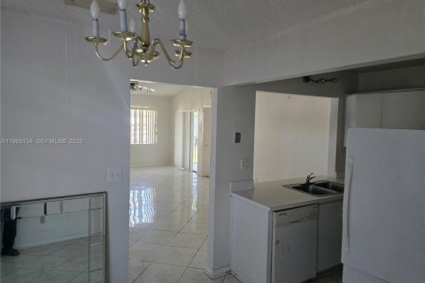 Снять в аренду кондоминиум в Майами, Флорида 2 спальни, 98.48м2, № 2080612 - фото 6