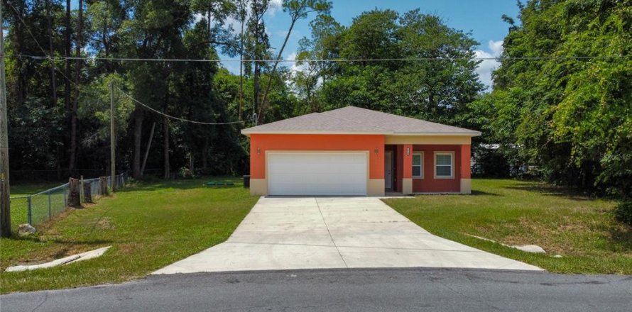 House in Gainesville, Florida 3 bedrooms, 139.35 sq.m. № 2306642