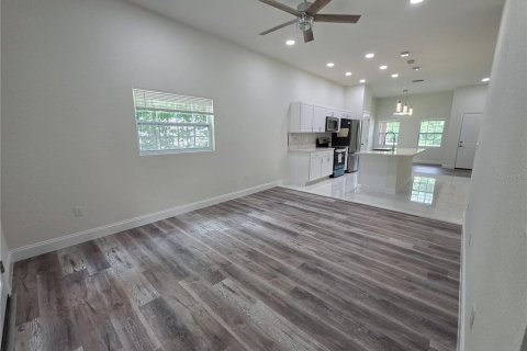 House in Gainesville, Florida 3 bedrooms, 139.35 sq.m. № 2306642 - photo 10