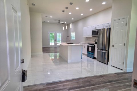House in Gainesville, Florida 3 bedrooms, 139.35 sq.m. № 2306642 - photo 6