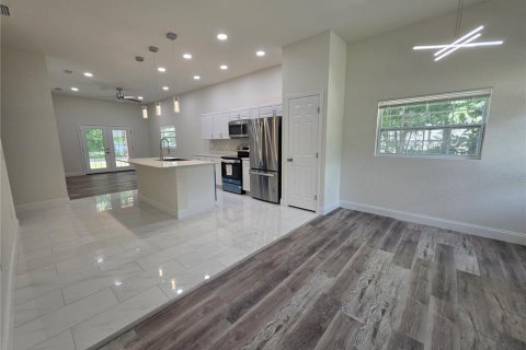 House in Gainesville, Florida 3 bedrooms, 139.35 sq.m. № 2306642 - photo 7