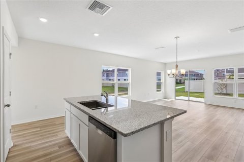Townhouse in Lake Wales, Florida 3 bedrooms, 156.54 sq.m. № 2379412 - photo 3