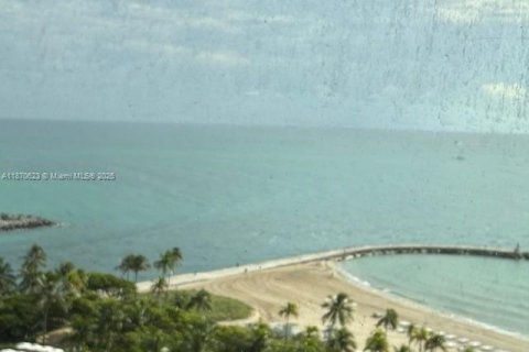 Apartamento en alquiler en Bal Harbour, Florida, 53.7 m2 № 1895464 - foto 5