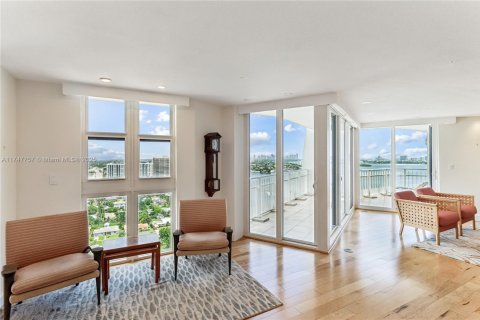 Copropriété à vendre à Miami, Floride: 2 chambres, 253.07 m2 № 1977962 - photo 10