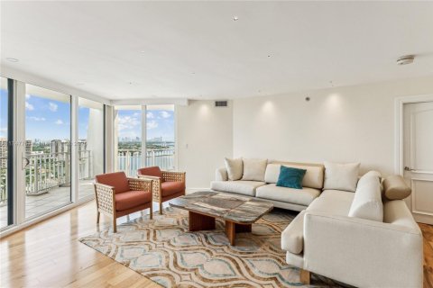 Copropriété à vendre à Miami, Floride: 2 chambres, 253.07 m2 № 1977962 - photo 8