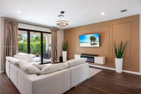 Villa ou maison à vendre à Oakland Park, Floride: 3 chambres, 203.27 m2 № 1998907 - photo 5