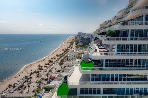 Condo in Fort Lauderdale, Florida, 1 bedroom  № 2015933 - photo 2