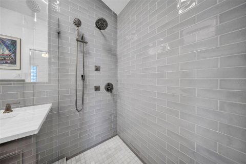 House in Saint Petersburg, Florida 2 bedrooms, 111.67 sq.m. № 1834787 - photo 24