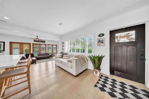 House in Saint Petersburg, Florida 2 bedrooms, 111.67 sq.m. № 1834787 - photo 3